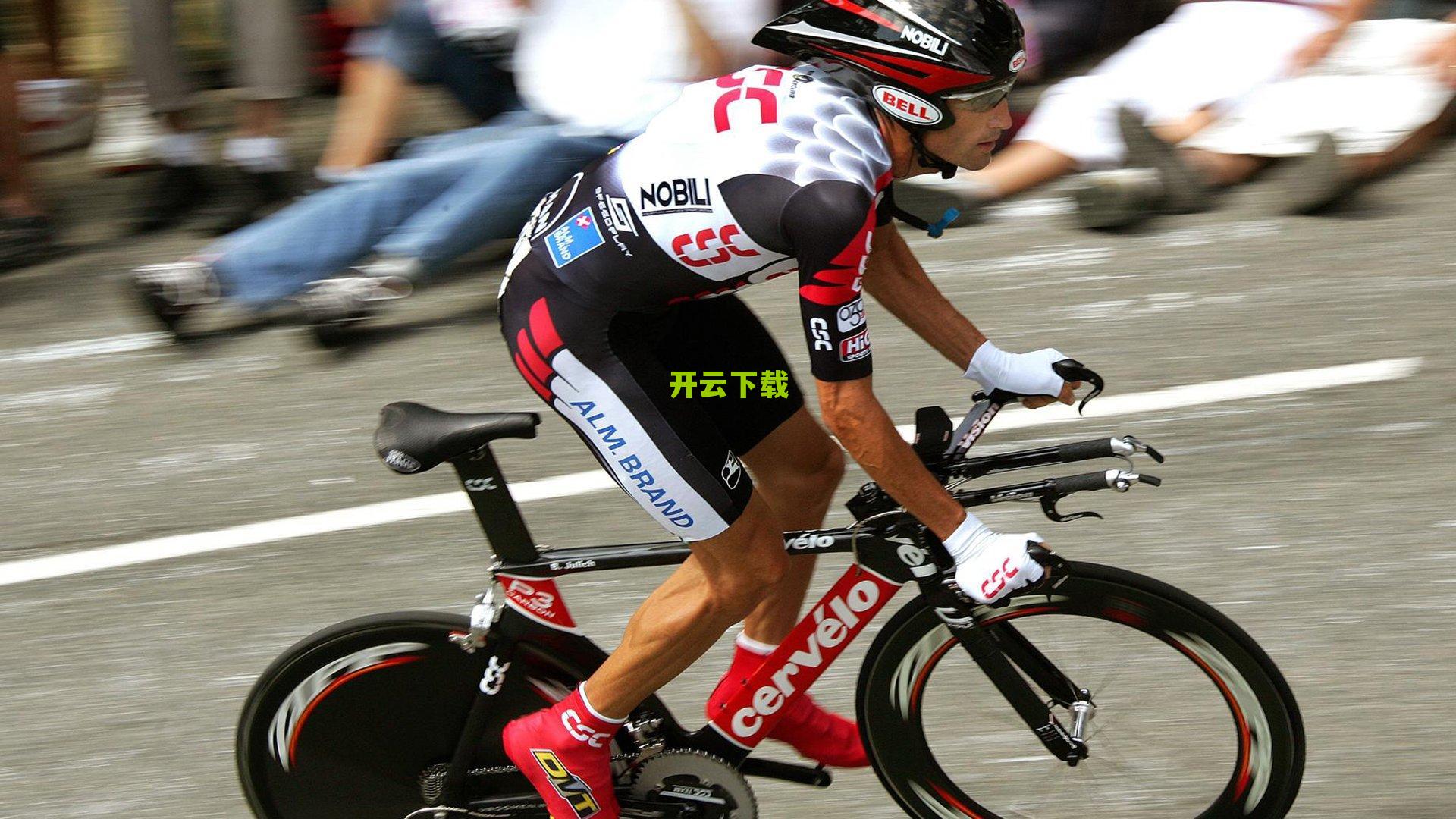 曼联新星对零出场与停滞薪资深感失望,冬窗离队或成现实